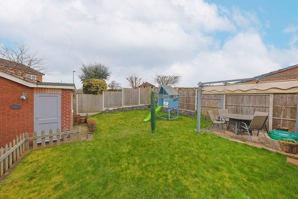 Property photo 3 of 31 Garden