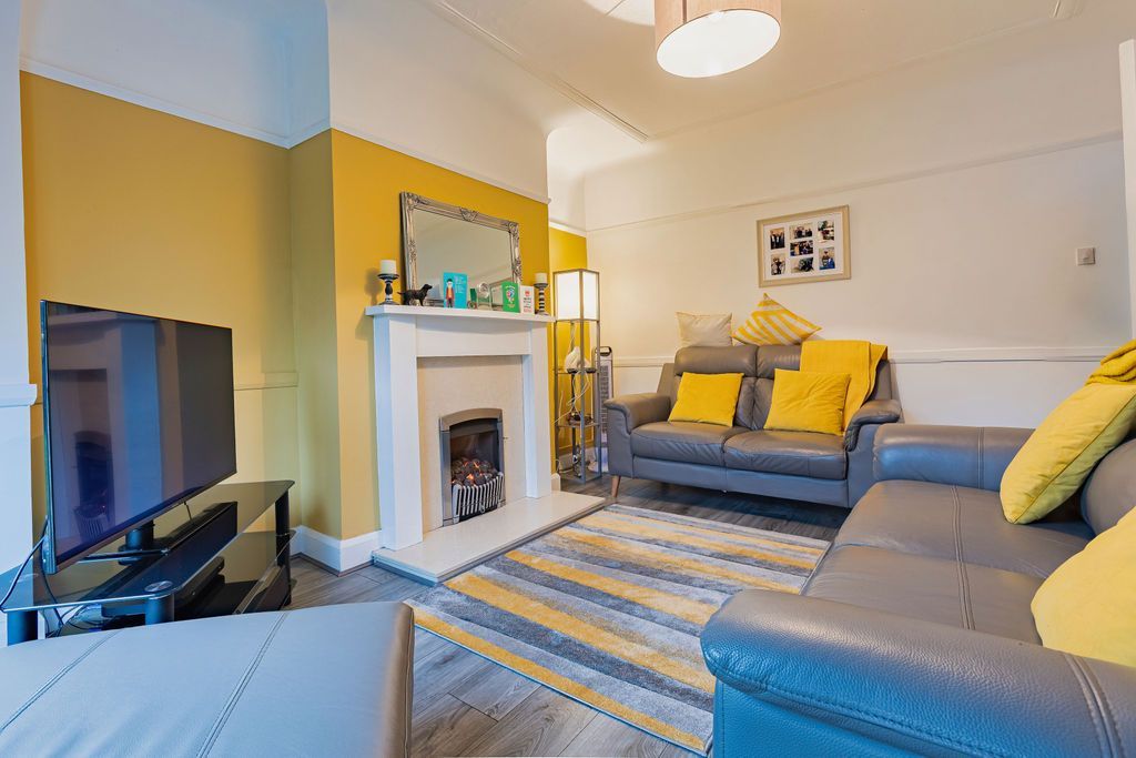 Property photo 3 of 17