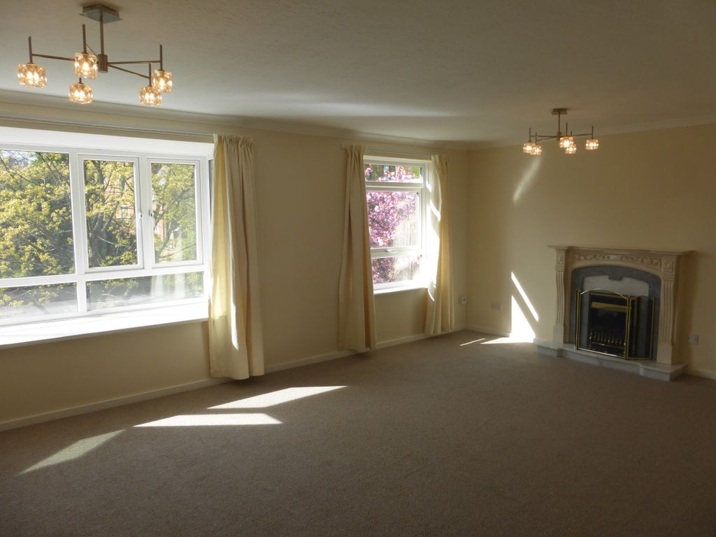Property photo 2 of 7 Living Room