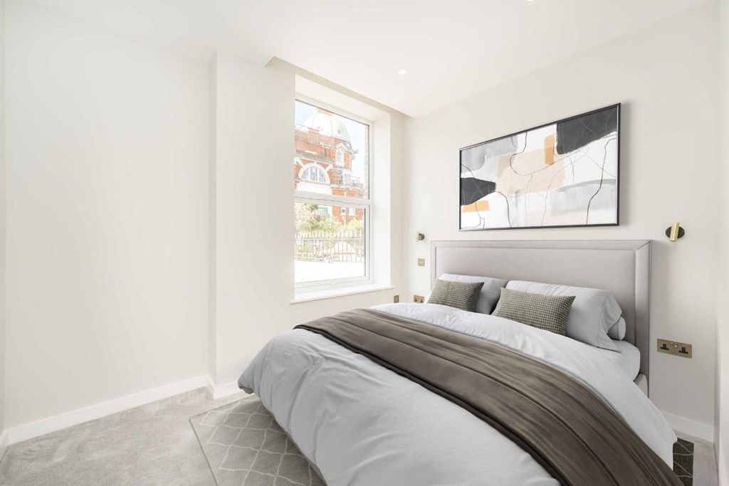 Property photo 3 of 5