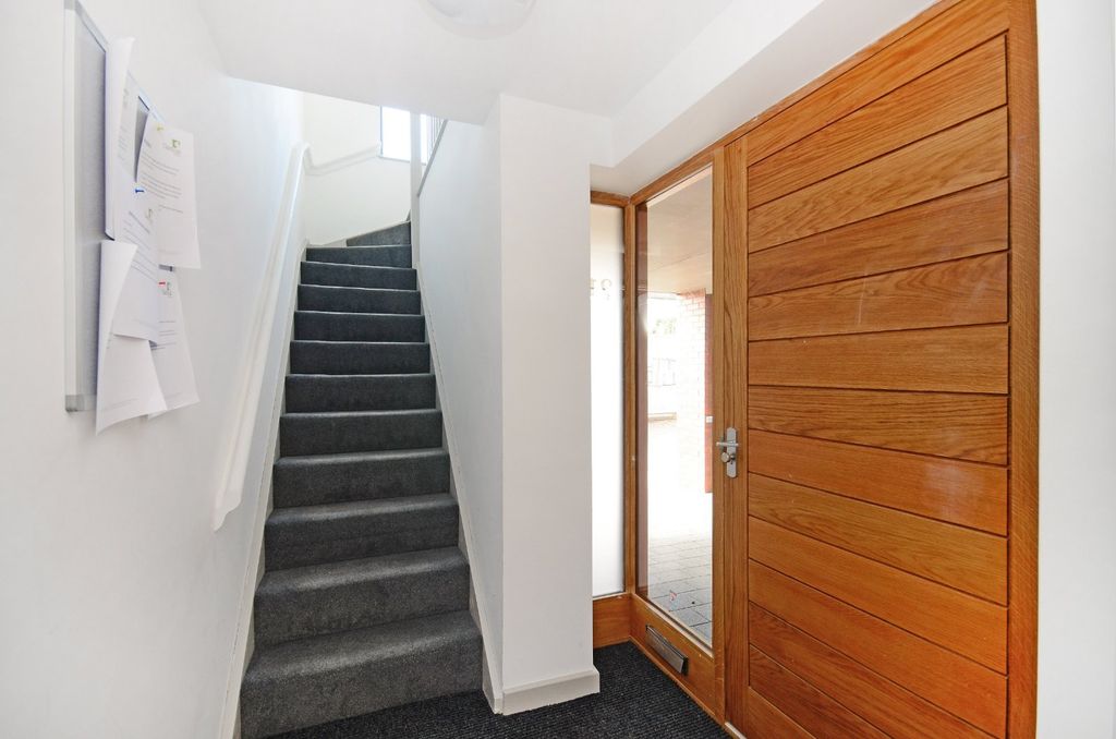Property photo 3 of 6 Picture No. 01