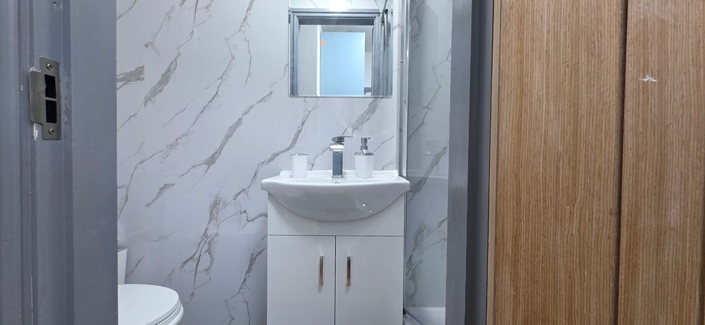 Property photo 2 of 4 Bathroom