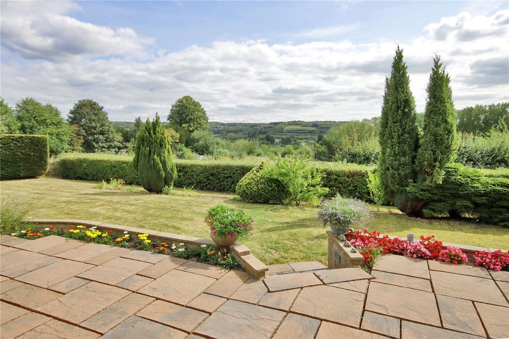 Property photo 3 of 14 Garden