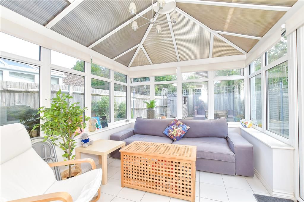 Property photo 3 of 11 Conservatory