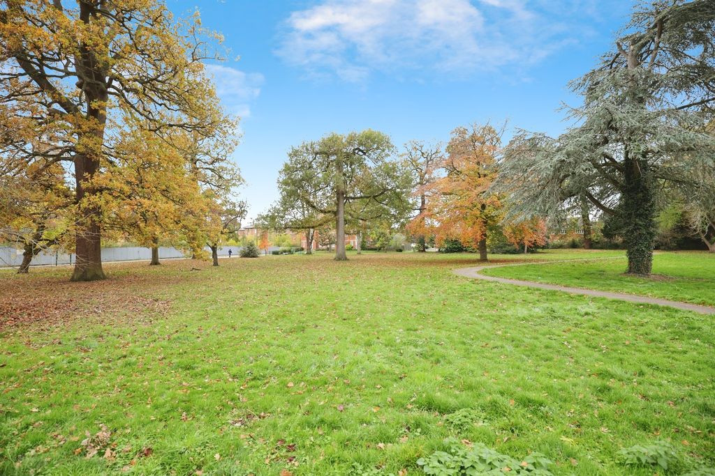 Property photo 3 of 13