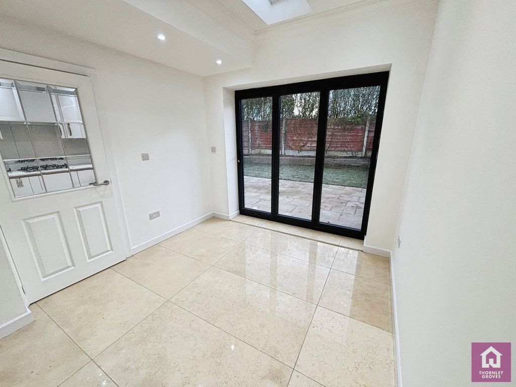 Property photo 3 of 31 Picture No. 04