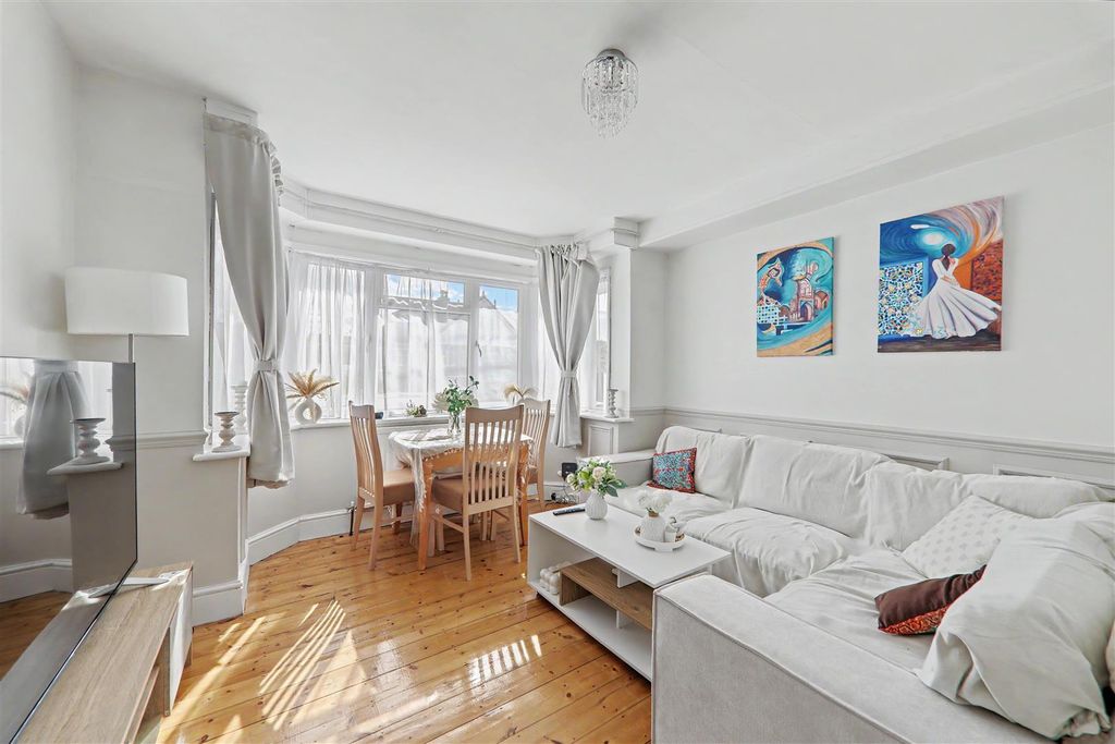 Property photo 2 of 11 Img_8998-Img_9000.Jpg