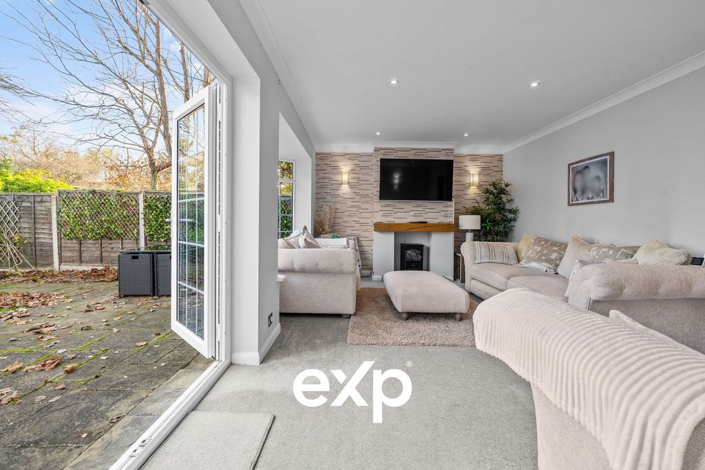 Property photo 1 of 27