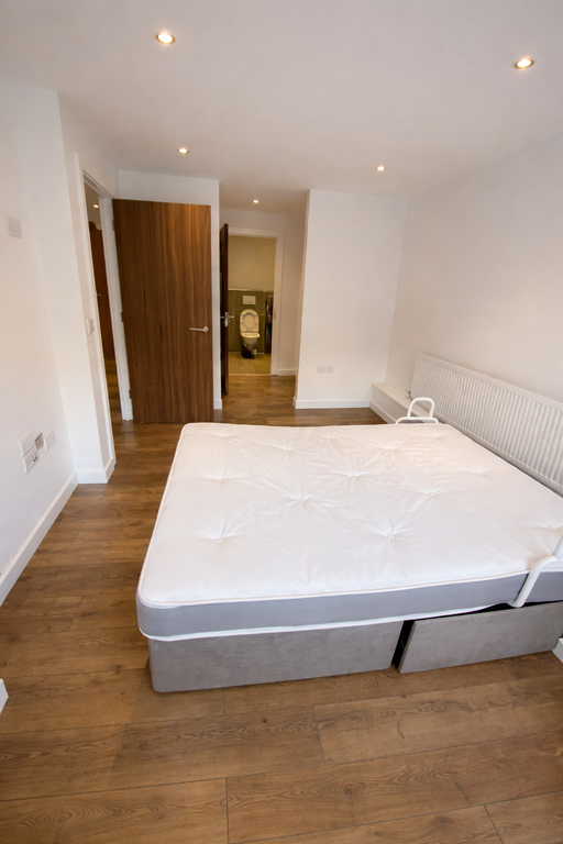 Property photo 3 of 6 Bedroom