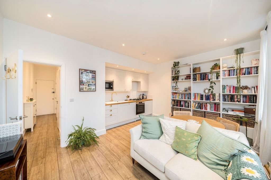 Property photo 3 of 6