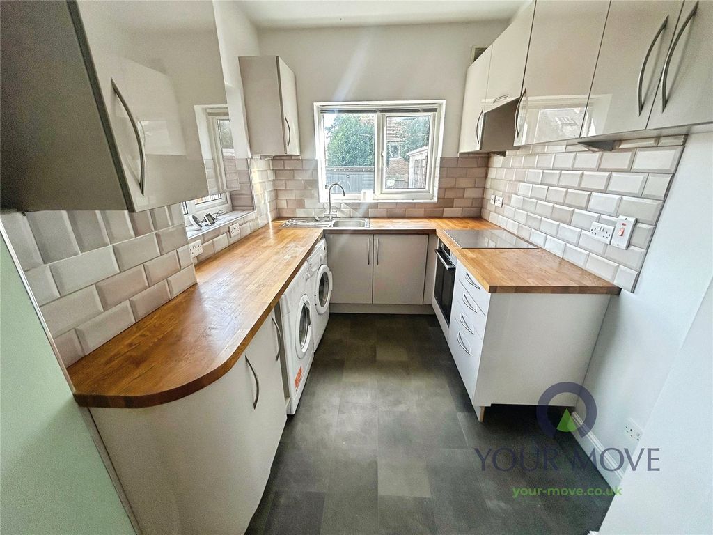 Property photo 2 of 16 Kitchen