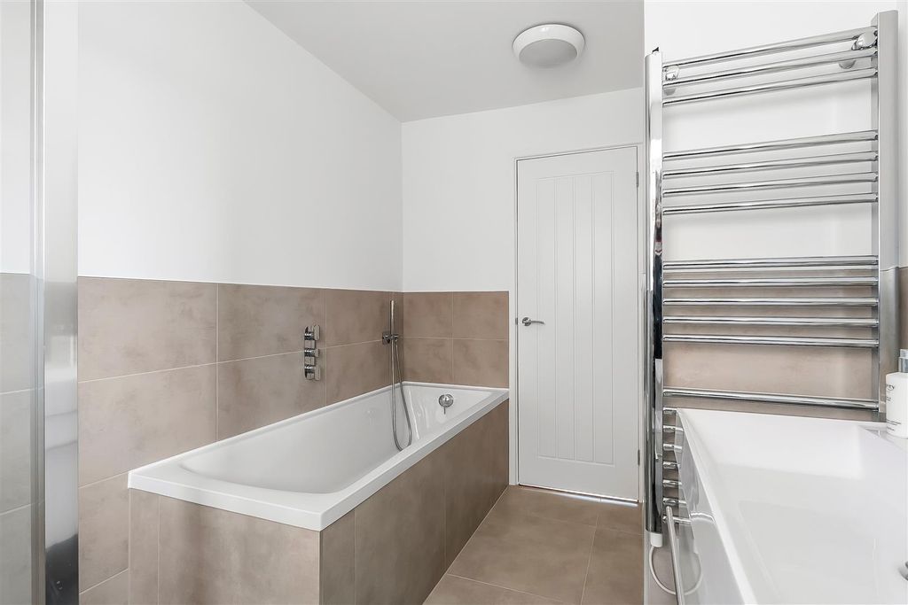 Property photo 3 of 11 Flat-104-Windfield-13.Jpg