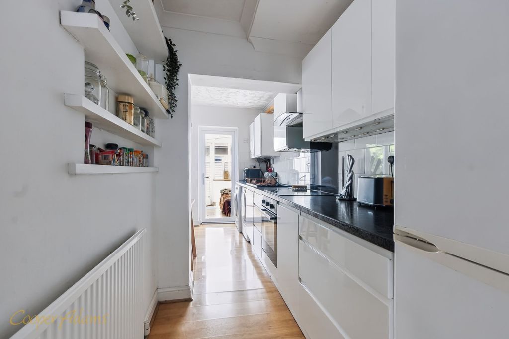 Property photo 3 of 13 Kitchen