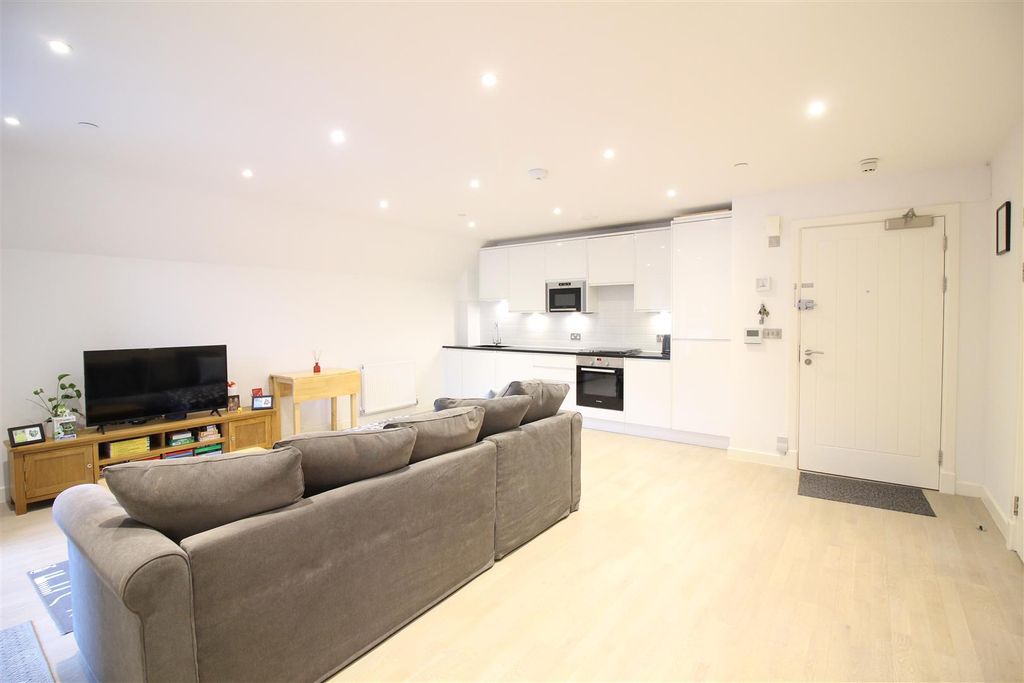 Property photo 1 of 12 Img_1375.Jpg