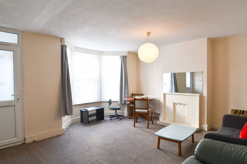 Property photo 3 of 10 Living Room