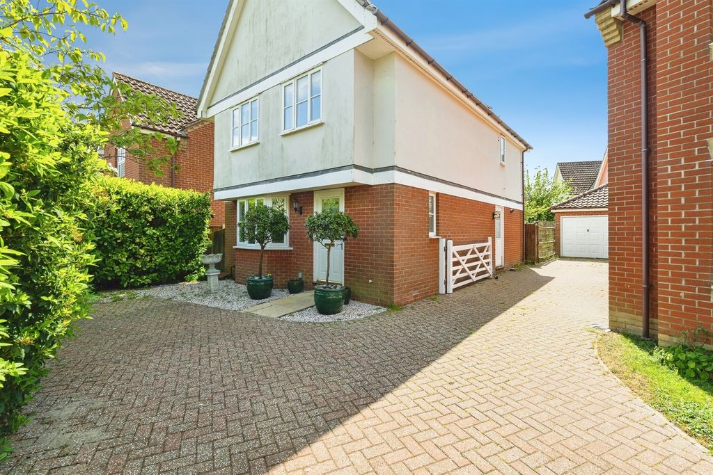 Property photo 1 of 41