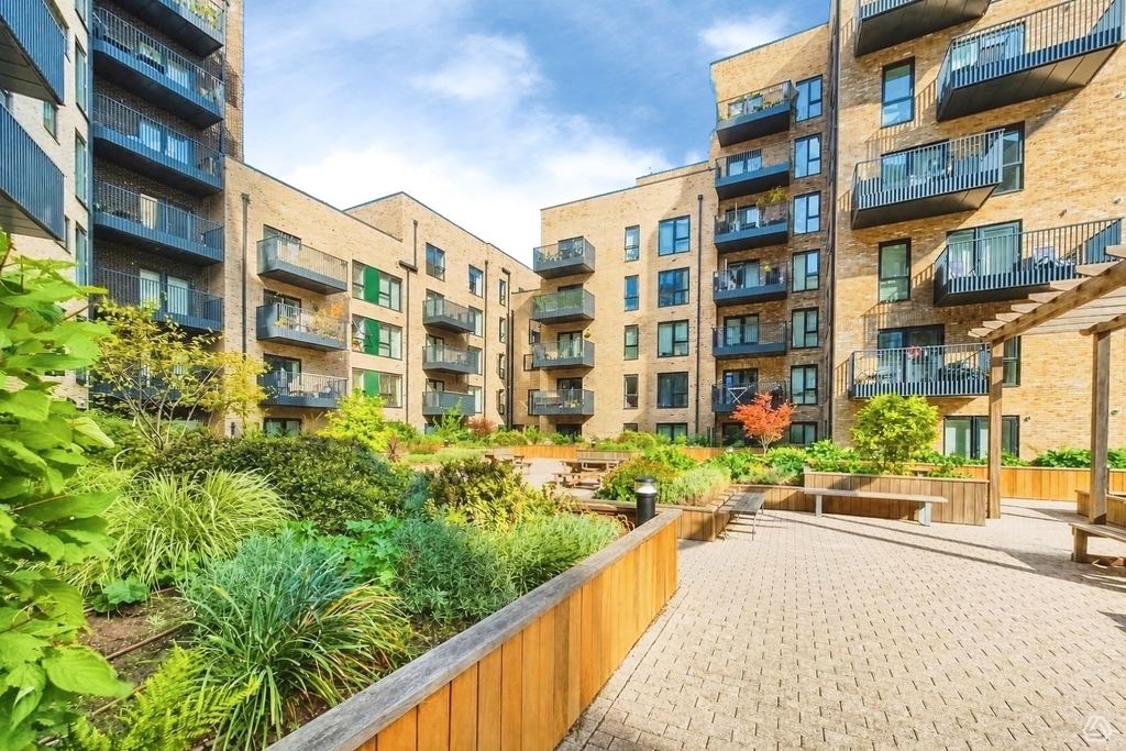 Property photo 1 of 11 Pbox-Img.Jpg