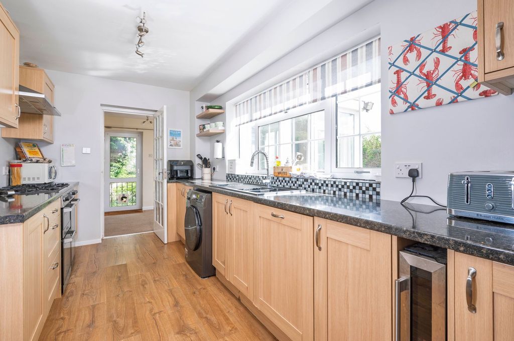 Property photo 2 of 21 Kitchen