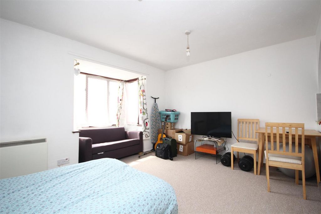 Property photo 1 of 4