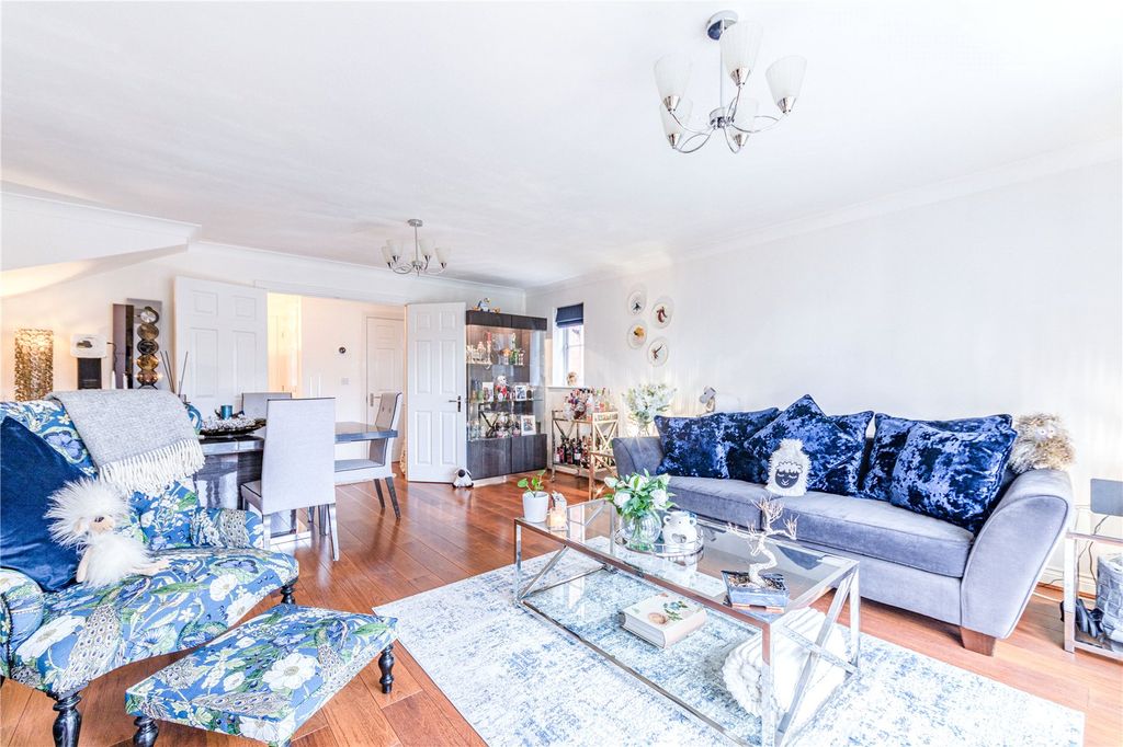 Property photo 2 of 35 Picture No. 04