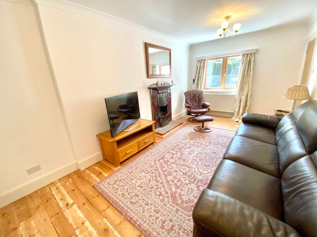 Property photo 2 of 25 Lounge