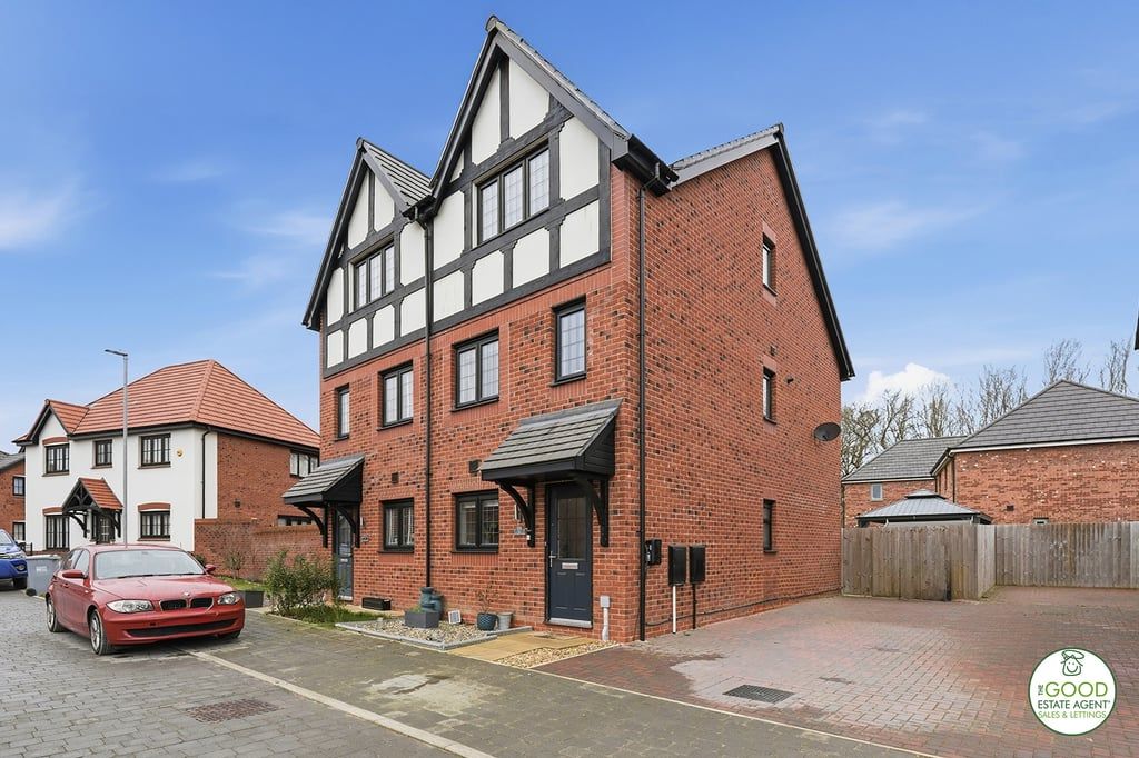 Property photo 2 of 31