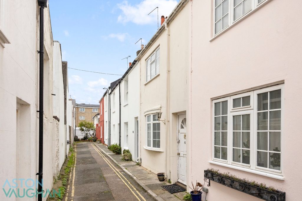 Property photo 3 of 19 5060972