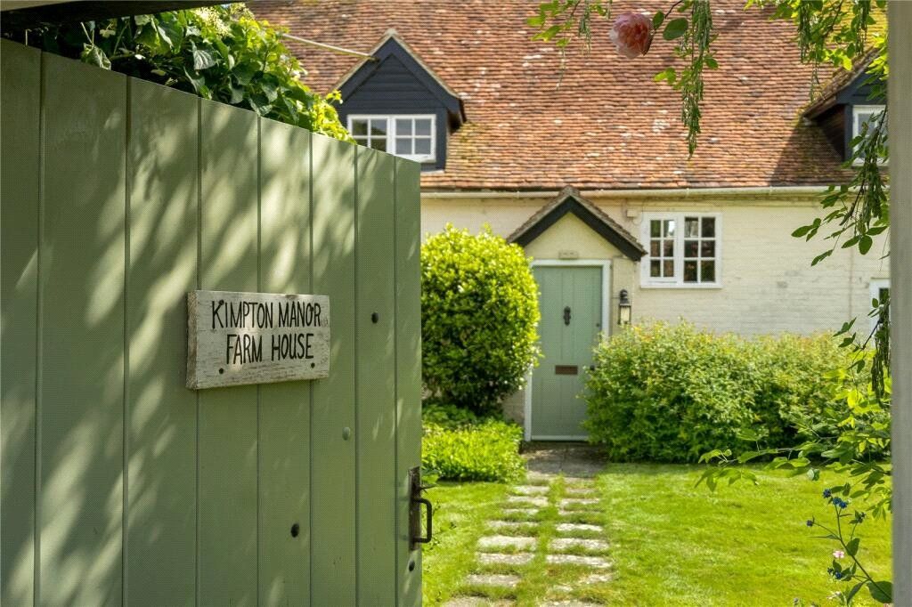 Property photo 1 of 24 Kimpton Manor Fh