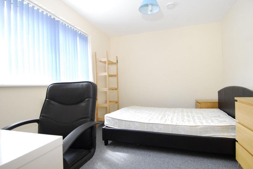 Property photo 2 of 7 A89A0E83-3B14-4A11-Aae1-67E6c738969E.Jpg