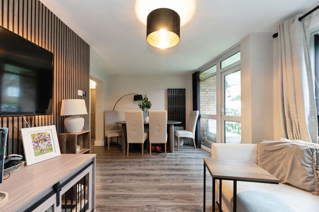 Property photo 2 of 9 Reception Room