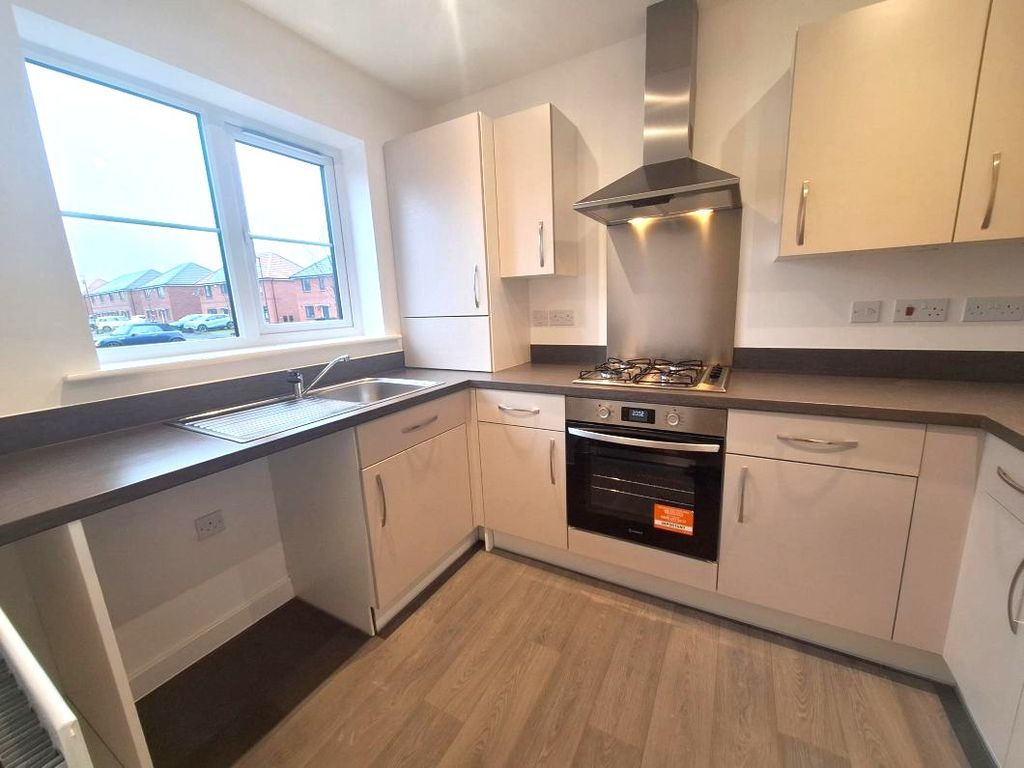 Property photo 2 of 7 Kitchen