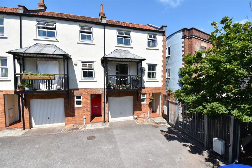 Property photo 1 of 15 1A.Jpg