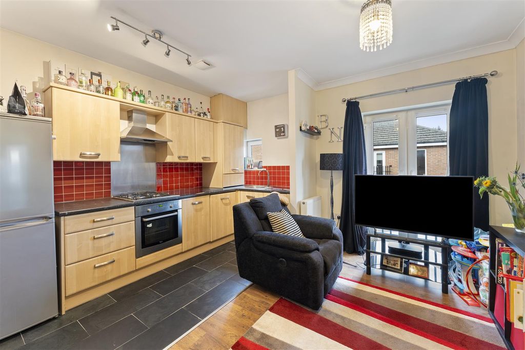Property photo 2 of 11