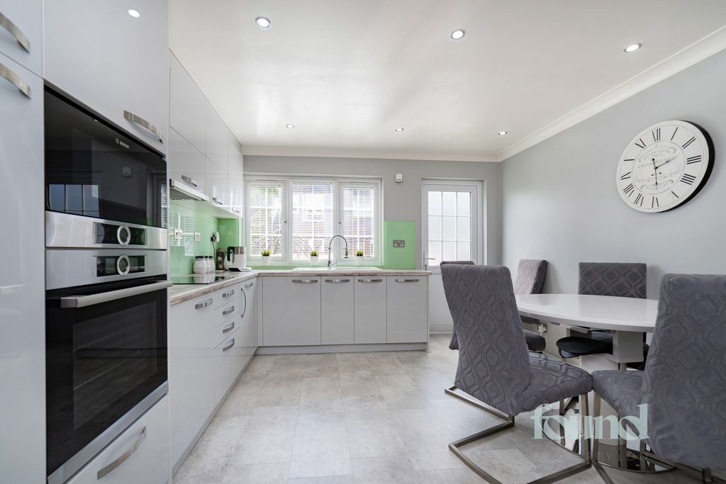 Property photo 3 of 18 Photo 6