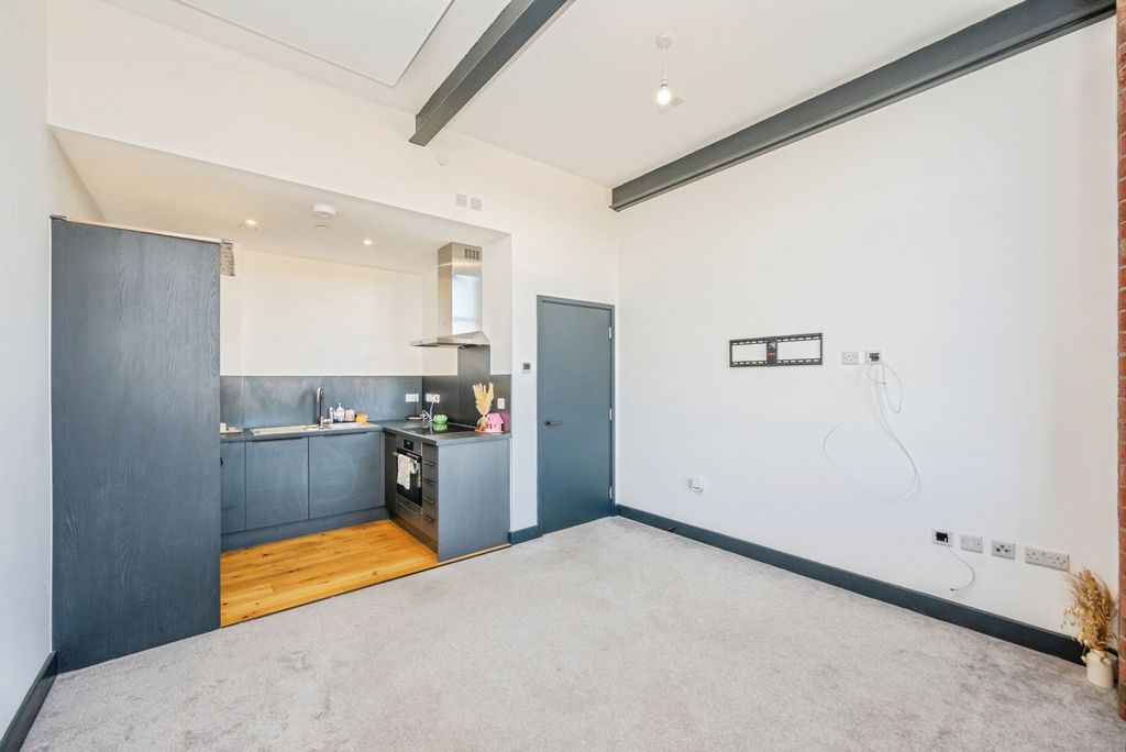 Property photo 3 of 19 Pbox-Img.Jpg