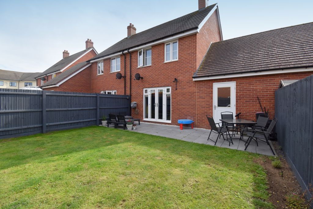 Property photo 2 of 19