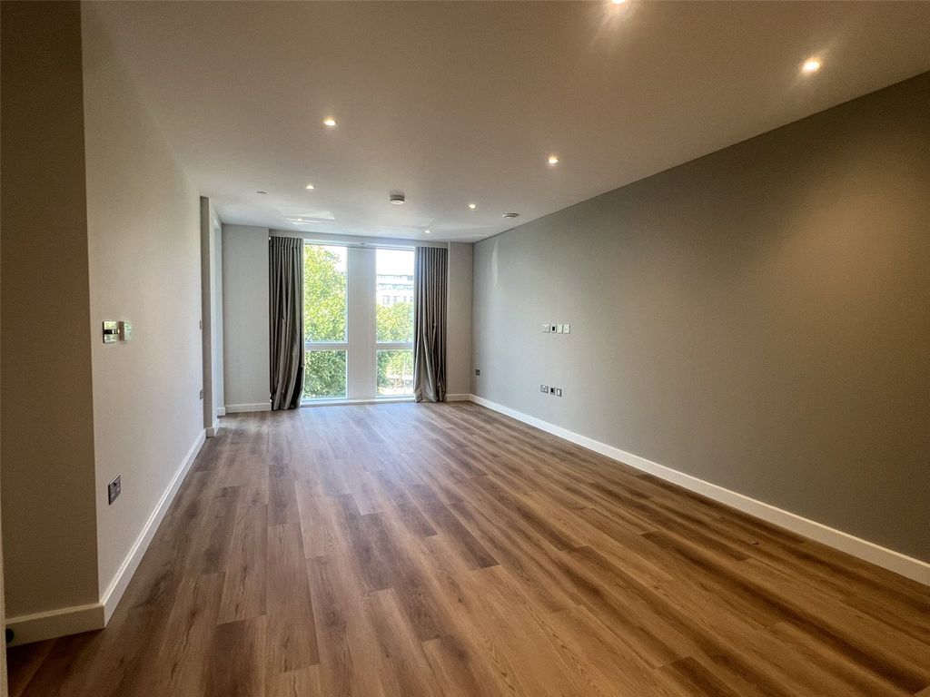 Property photo 1 of 10 Picture No. 06