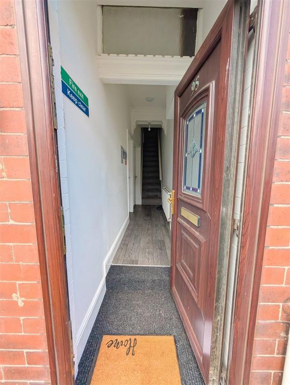 Property photo 2 of 9 Entrance Hallway.Jpeg