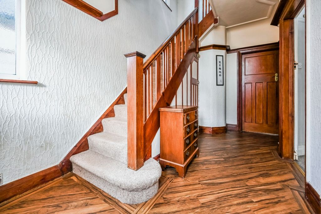 Property photo 3 of 17 Photography
