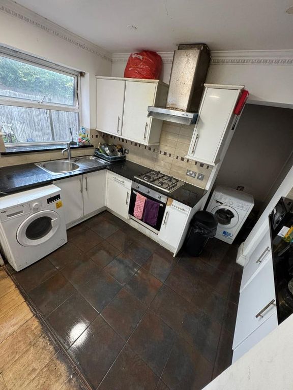 Property photo 2 of 5