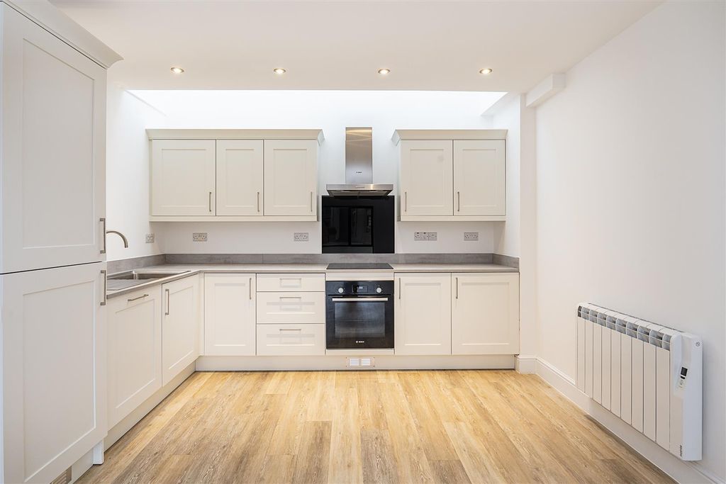 Property photo 3 of 13 2-Alban-Mews03.Jpg