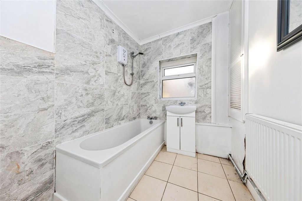 Property photo 3 of 24 Picture No. 07