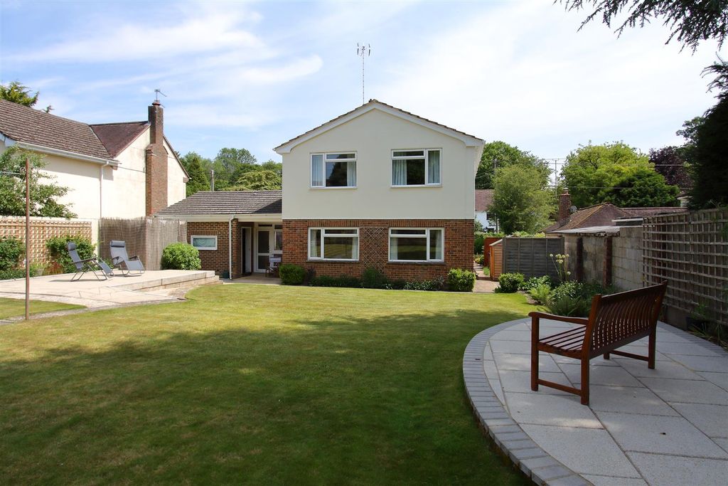 Property photo 1 of 13 Cedar Gables Ph11.Jpg