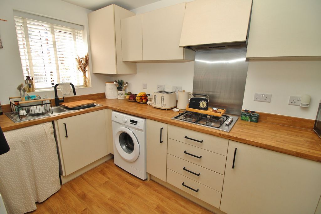 Property photo 3 of 14