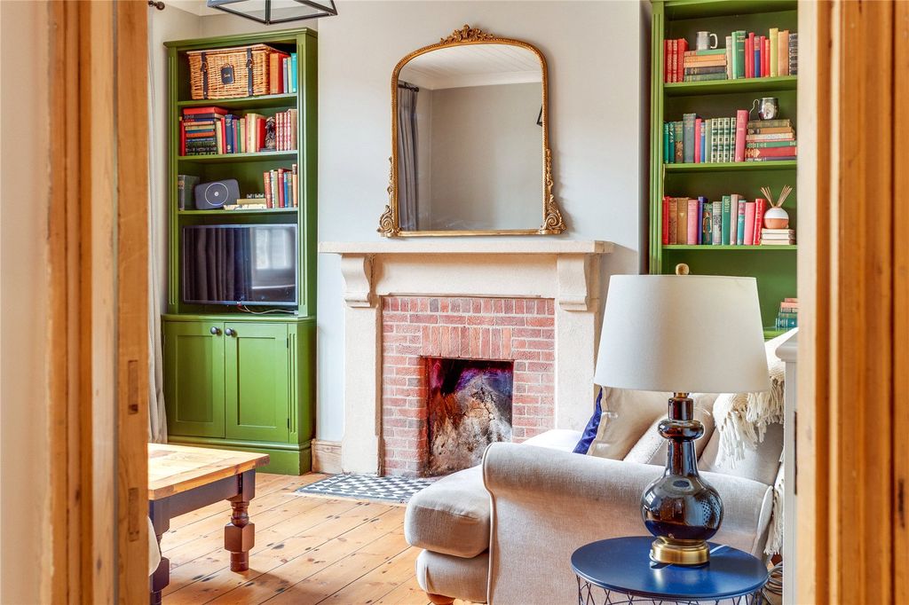 Property photo 2 of 17 Sitting Room