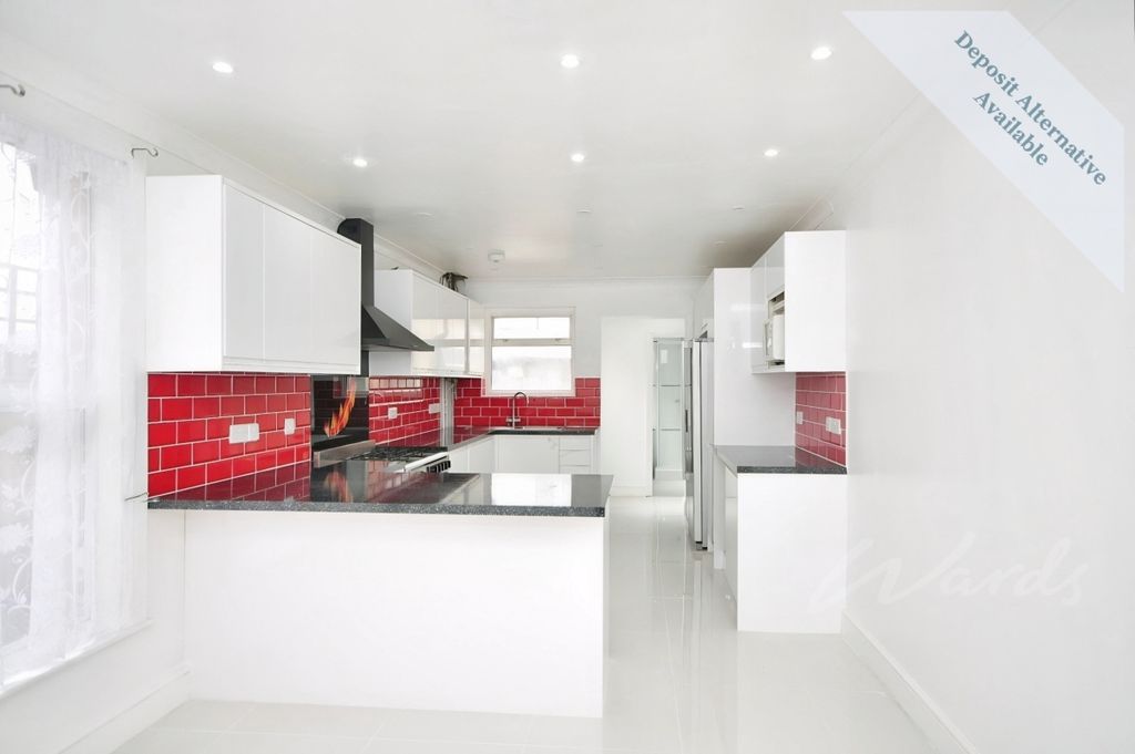 Property photo 2 of 8 Stuart Kitchen 1