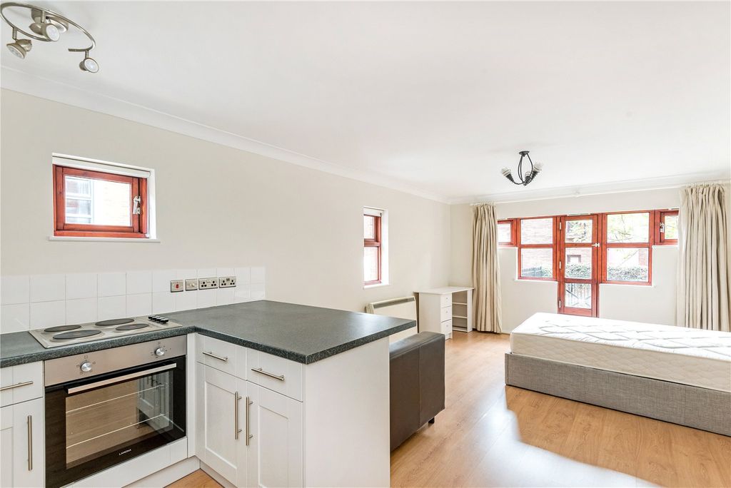 Property photo 2 of 6
