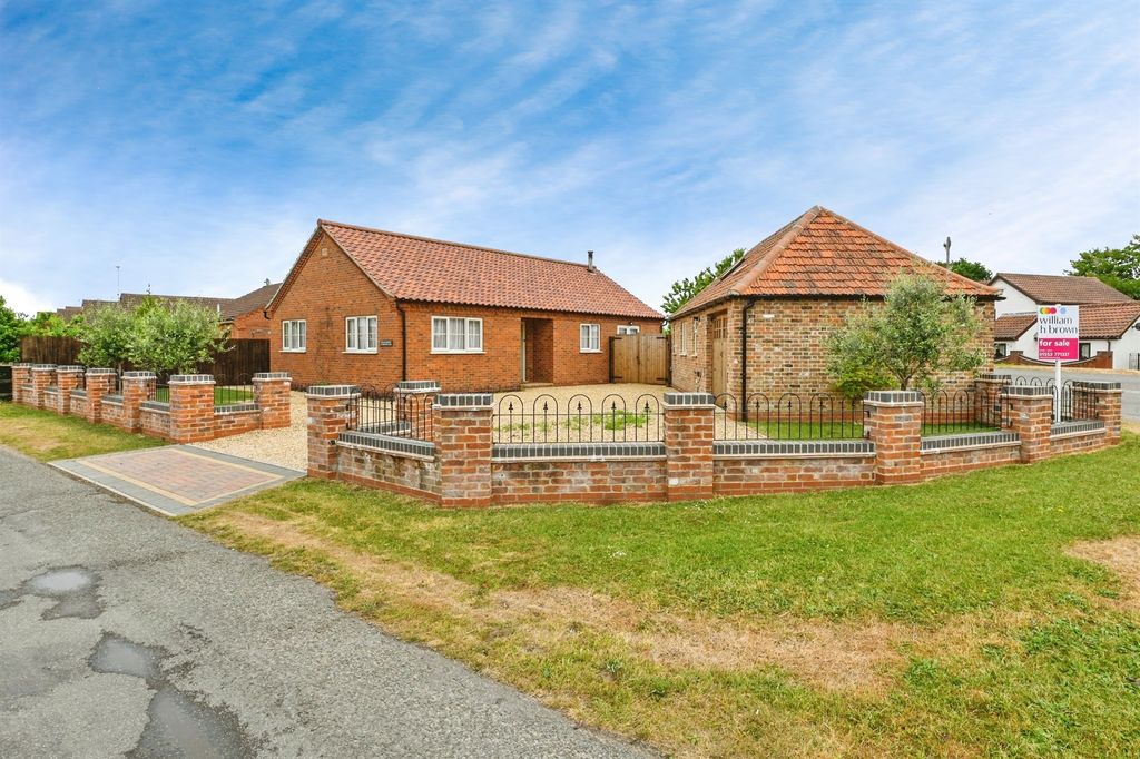 Property photo 2 of 18