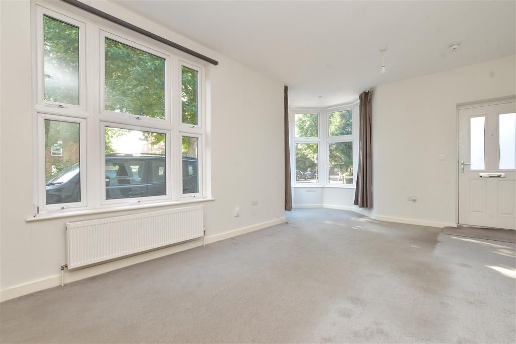 Property photo 1 of 18 Lounge / Kitchen