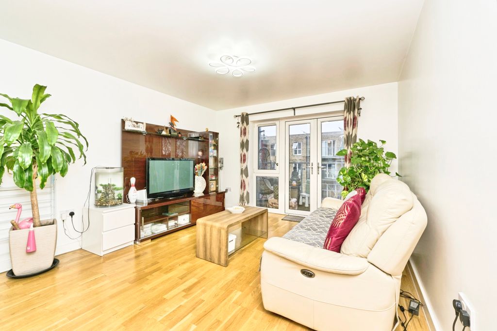 Property photo 1 of 17 Img_9628